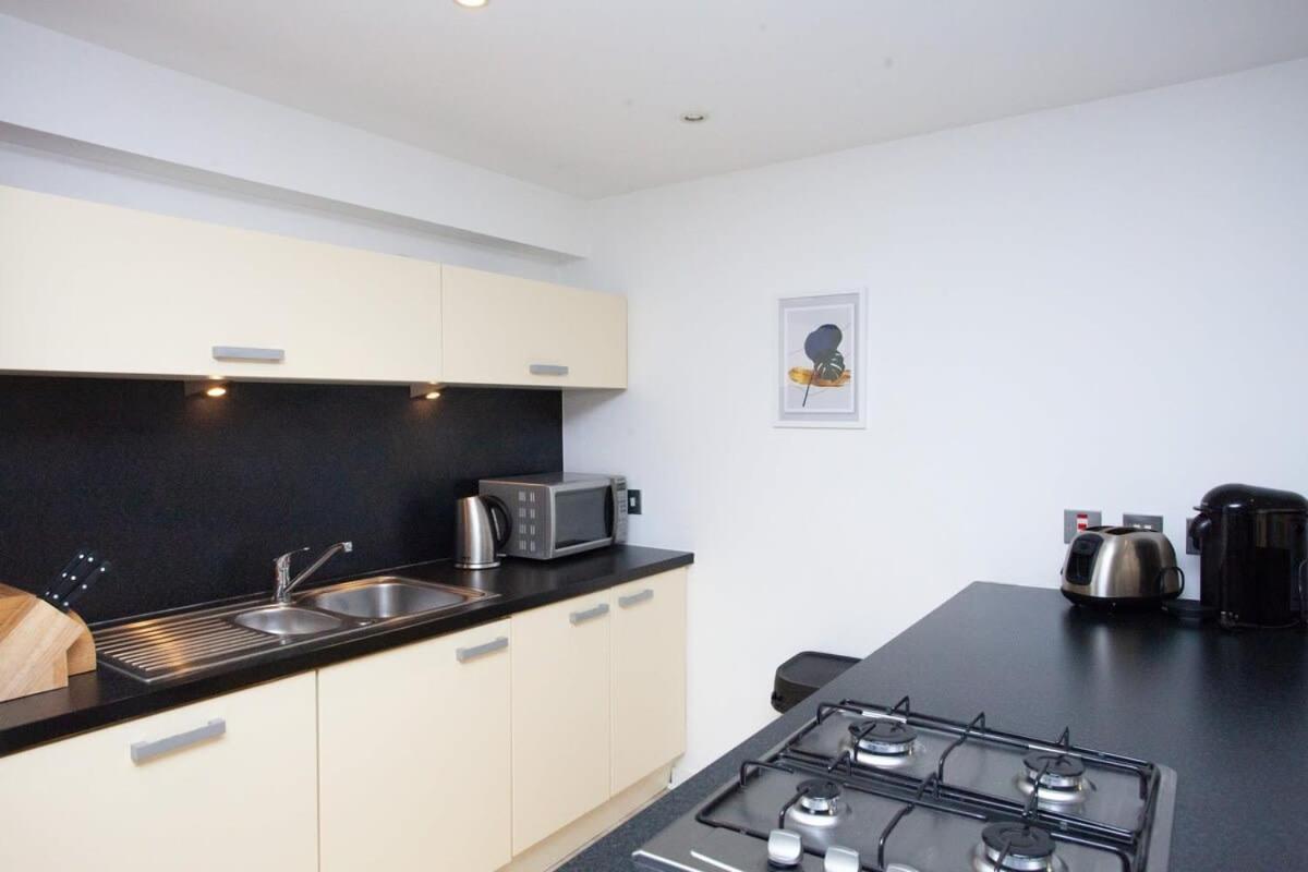 City Centre Apartment W Parking & Hyperoptic Wifi Glasgow Exterior foto