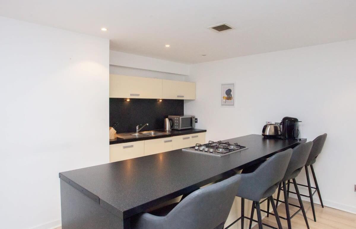 City Centre Apartment W Parking & Hyperoptic Wifi Glasgow Exterior foto